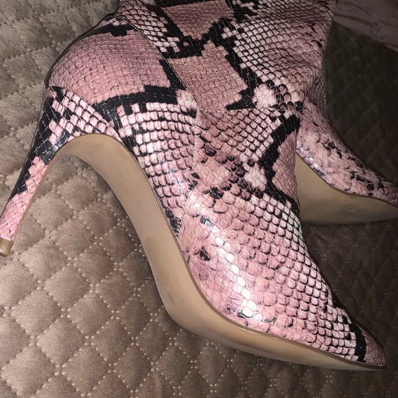 Brand new Steve Madden snake boots 👢 - Picture 3 of 4